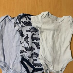 Newborn baby onesie 3-pk